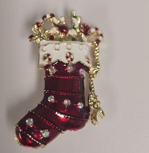 🆕️🎄 RED STOCKING CHRISTMAS BROOCH PIN🎄